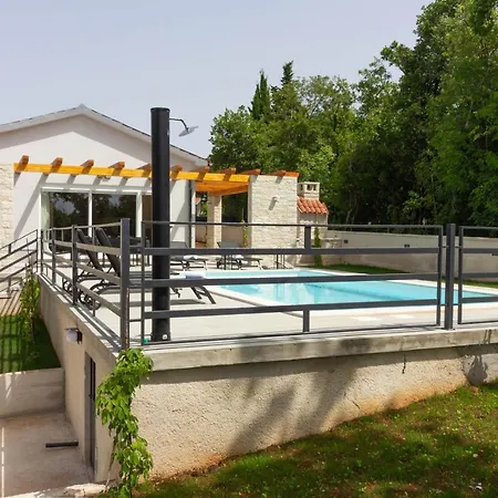 Beautiful Foska With Private Pool Near The