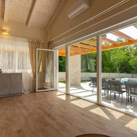 Beautiful Foska With Private Pool Near The Villa *