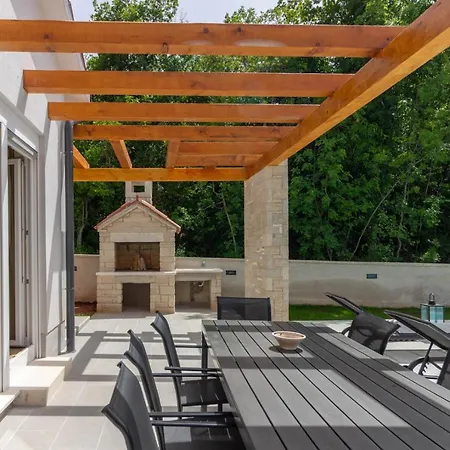 Beautiful Foska With Private Pool Near The