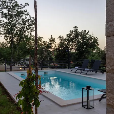 Beautiful Foska With Private Pool Near The