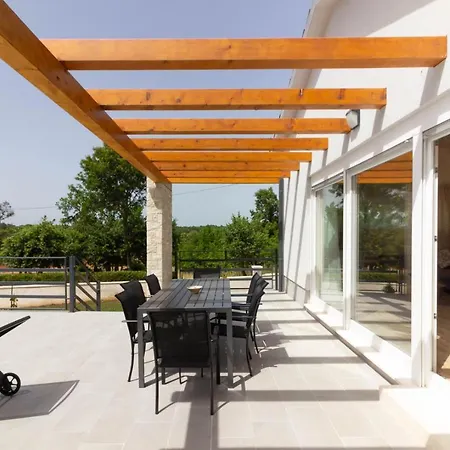 Beautiful Foska With Private Pool Near The Villa