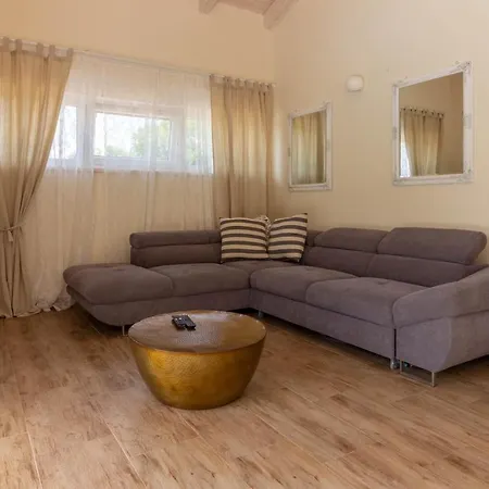 Beautiful Foska With Private Pool Near The * Marčana